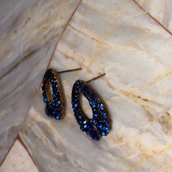 Beautiful Sparkly Crystal Earrings - Picture 2 of 2